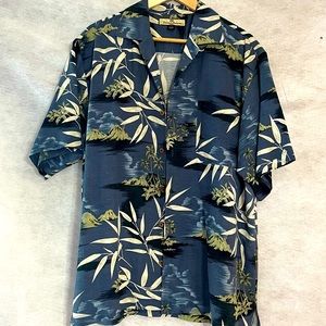 Tommy Bahama Tropical scene Men’s Silk shirt size M